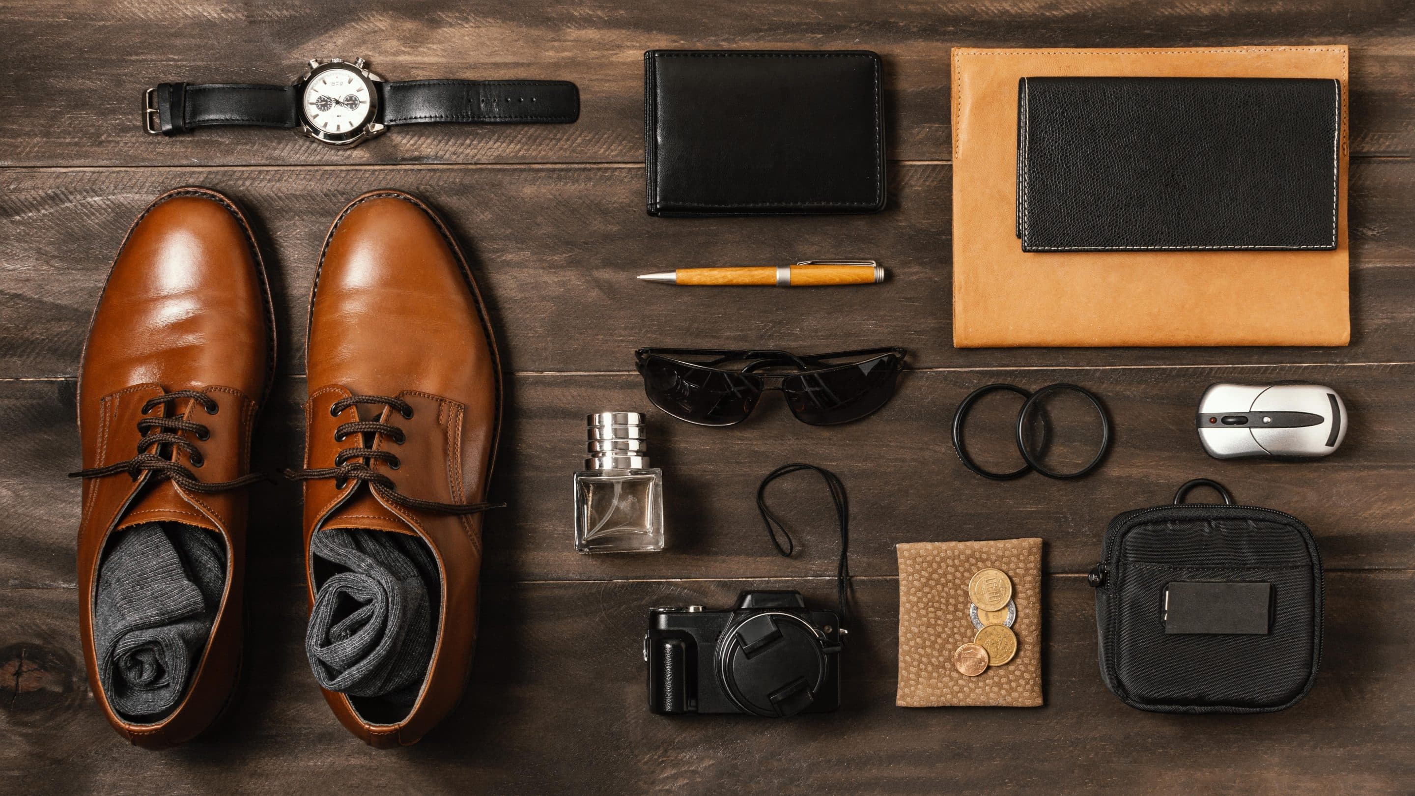 top-view-assortment-different-traveling-elements